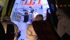 Panika okolo koronavírusu ohrozuje ťažko chorých ľudí. Niektorým sanitkám chýbajú potrebné ochranné pomôcky