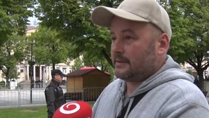 Nech ide do Ruska! Obyvatelia Handlovej majú na návštevu premiéra jasný názor