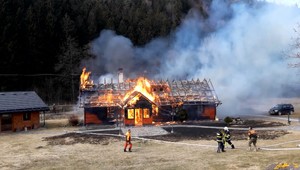 Luxusnú chatu len nedávno rekonštruovali. Teraz vyhorela