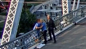 Jon Bon Jovi sa stal hrdinom. Odhovoril neznámu ženu od pokusu o samovraždu