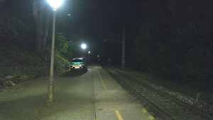 Nočná tragédia na železnici: Vlak zrazil muža ležiaceho na koľajisku