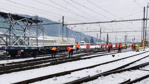V Žiline sa vykoľajil vlak, osobná doprava bola prerušená