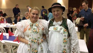 Hody v Paríži, Slováci si pripomenuli folklór aj chuť klobások