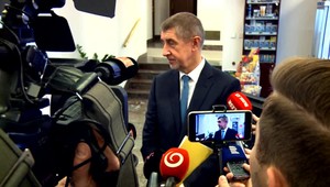Premiér Andrej Babiš si uťahuje z celého národa