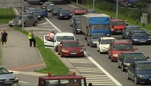 Obmedzovaním záchranných zložiek na ceste porušujete zákon. Viete kedy a ako sa správne vyhnúť?