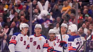 Američania nadelili Francúzom päťku. Štyri góly dala ich prvá formácia