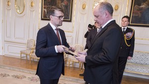 Maďarič odovzdal prezidentovi svoju demisiu