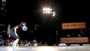 Na MS v Japonsku predviedla svoje umenie žonglérka Kevická (20)