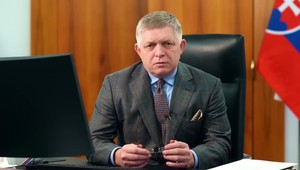 Fico: Slovensko zastavuje núdzové dodávky elektriny pre Ukrajinu