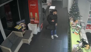 Polícia pátra po páchateľovi: Zlodej vylomil a vykradol 27 skriniek v posilňovni