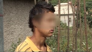 Chlapca (15) vraj šikanovali, pretože nefajčil marihuanu