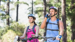 Cyklistom hrozia za alkohol rovnaké pokuty ako vodičom. Nový zákon to má zmeniť