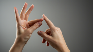 Nepočujúci na Slovensku nemajú rovnaký prístup k odborníkom. Chýba posunkový jazyk v zdravotníctve