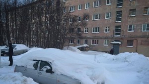 Každý večer musia lopatou hľadať svoje auto, aby ráno odišli do práce