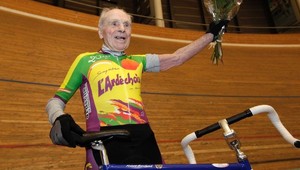 VIDEO: Storočný cyklista sa na 100 km trati pokúsi o rekord!