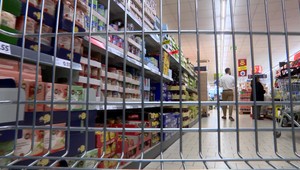 Ľudia ľuďom môžu pomôcť aj bežným nákupom. Na Slovensku sa spustil nový projekt