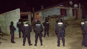 Polícia zasahovala v osade na východnom Slovensku. Má podozrenie z úžery