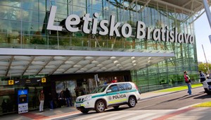 Na bratislavskom letisku mala vybuchnúť pred polnocou bomba, tvrdil anonym