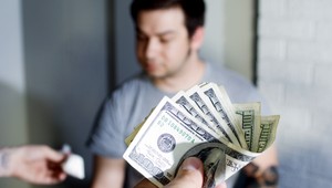 Drogy predával cez internet, doručovala ich pošta