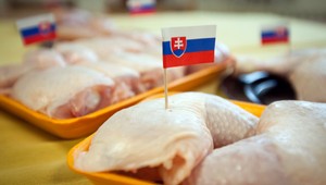 Pesticíd z vajec môže byť aj v kuracom mäse