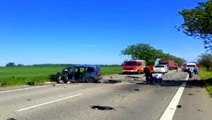 Vážna nehoda pri Dunajskej Strede. Zrazili sa dve autá s dodávkou