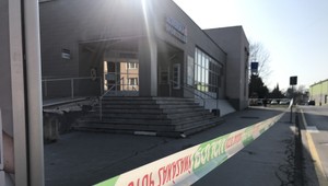 Polícia zasahovala na celom Slovensku. Žena nahlásila bombu v banke