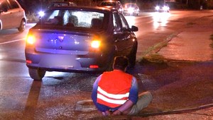 Policajtov ohrozoval opitý vodič. Zachránila ich duchaprítomnosť