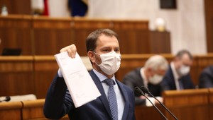 Programové vyhlásenie deň druhý. V sále chýba premiér Matovič