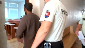 Dcéra (13) tvrdí, že ju otec zneužíva. On aj jej matka to ale popierajú