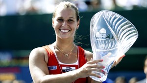 Tenistka Dominika Cibulková (24) musí tiež chodiť do práce