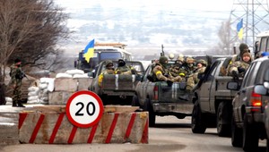 Separatisti útočia na Mariupol. Prímerie je podľa Porošenka ohrozené