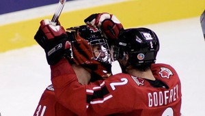 Rusi nevyhrali v Summit Series ani jeden zápas