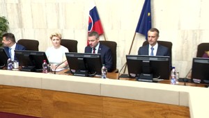 Rokovanie vlády sa presunulo späť do Bratislavy. Tentokrát aj odvolávala