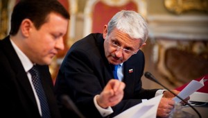 Lipšic je blázon, myslí si Dzurinda. Strana šéfa obhajuje