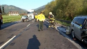 Čelná zrážka neďaleko Ružomberka ráno paralyzovala dopravu