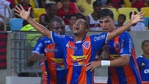 Pekne to zakrútil, chalan! Brankár mal dať facku tomu od zadnej žrde