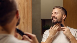 "Keď sa vám nechce k holičovi alebo Urob si sám: brada a vlasy"