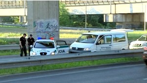 Pri naháňačke hodili po policajtoch aj bicykel
