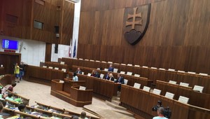 Môžu politici klamať? Na čo ste hrdí? Na Hodine otázok deti "grilujú" politikov