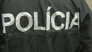 Rozbité okno a útek v ukradnutom aute: Polícia zadržala zlodejský párik