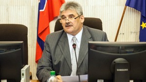 Podarilo sa nám minúť 663 000 000 €, chváli sa Richter zo Smer-u