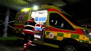 Ďalší problém v našom zdravotníctve. Po lekároch už výpoveďami hrozia aj záchranári