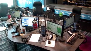 Počas živého vysielania evakuovali štúdio BBC