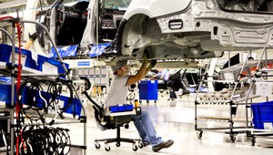 Na Slovensko sa zo zahraničia valia záujemcovia o prácu, akceptujú aj nižší plat