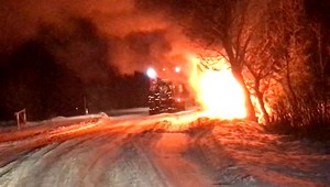 Obrovský požiar pod Tatrami. Auto po nehode vzbĺklo