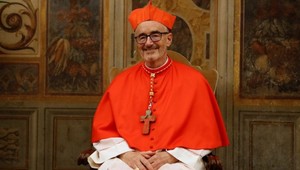 Nový pápež českého pôvodu? Hovorí sa aj o tomto kardinálovi