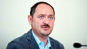 Opoziční poslanci požadujú väčšiu kontrolu pozemkového fondu