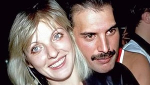 Stála pri ňom do poslednej chvíle, zdedila milióny: Čo je dnes s najväčšou láskou Freddieho Mercuryho?