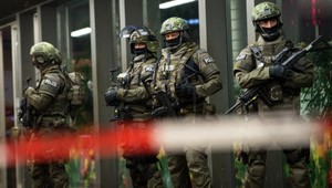 Fico o predaji zbraní do zahraničia: ak nepredáme my, predá iný