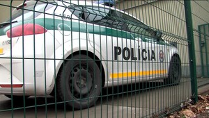 Podľa obžaloby prokurátora 45-ročný sexuálne zneužil 9-ročnú dcéru svojej družky